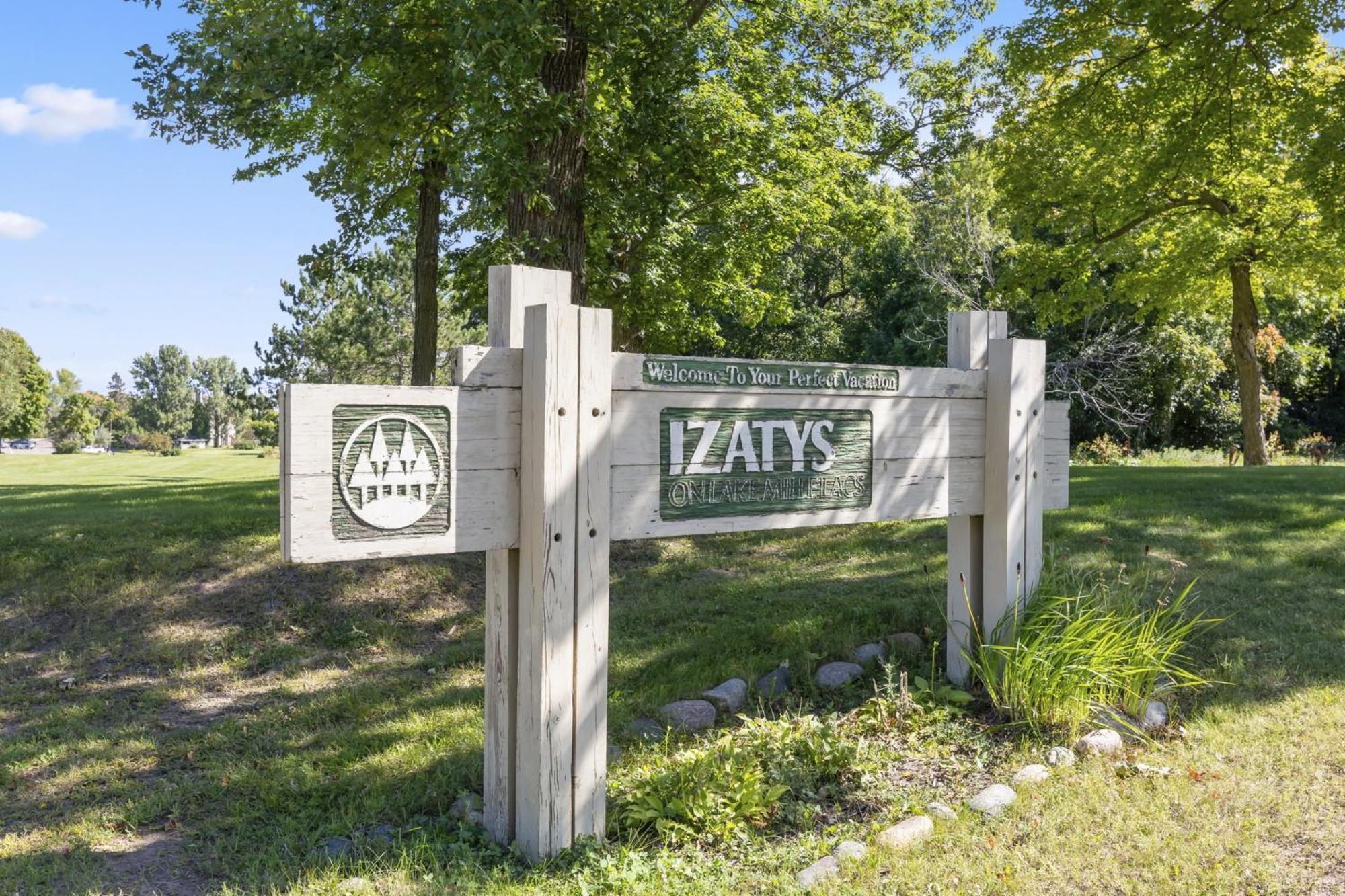 Village At Izatys Bayview Exterior photo