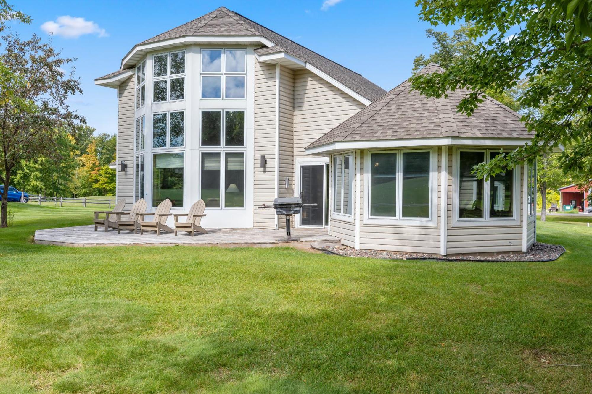 Village At Izatys Bayview Exterior photo